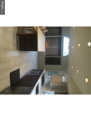 Building Photo - 469 CENTURA