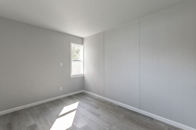 Foto del edificio - 1812 E 13th St