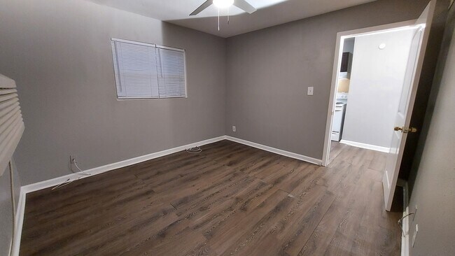 Foto del edificio - 574 Cooper St SW