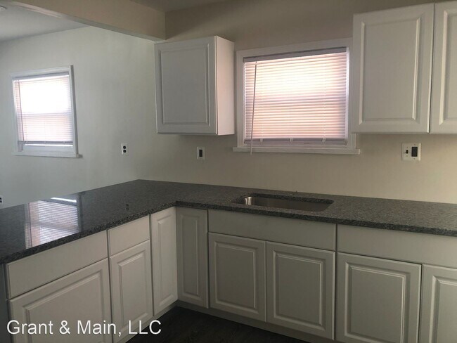 Building Photo - 3 br, 1.5 bath House - 15052 Artesian