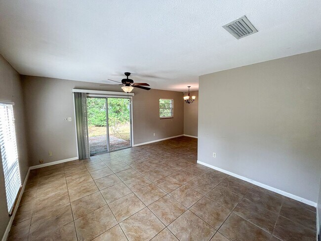 Building Photo - 3136 NW 47th Place - *50% off first month'...