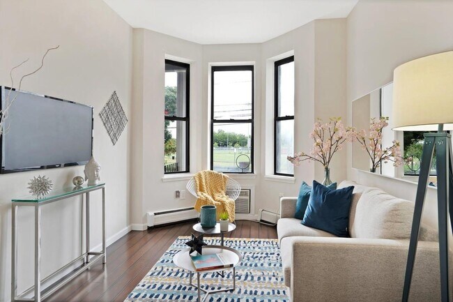 Foto del edificio - 82 Manhattan Ave