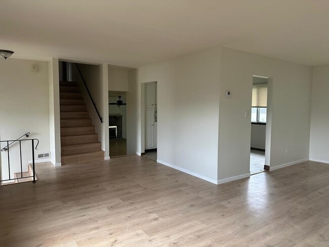 Foto del edificio - 6819 Prairieview Ave