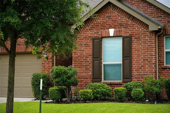 Building Photo - 25302 Farmdale Ln