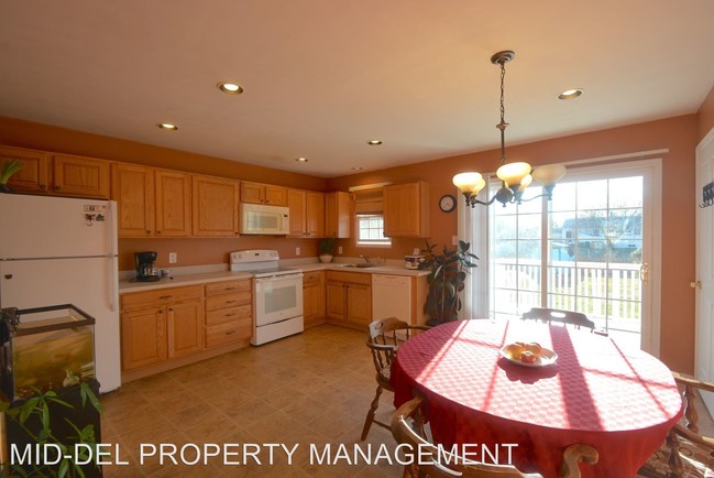 Building Photo - 3 br, 2 bath House - 912 S Broad St