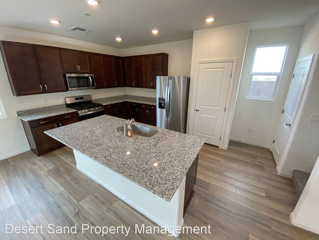 Foto del edificio - 4 br, 3 bath House - 9330 Sully Ave