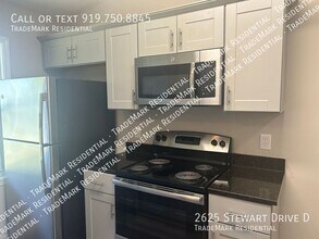Building Photo - 2625 Stewart Dr