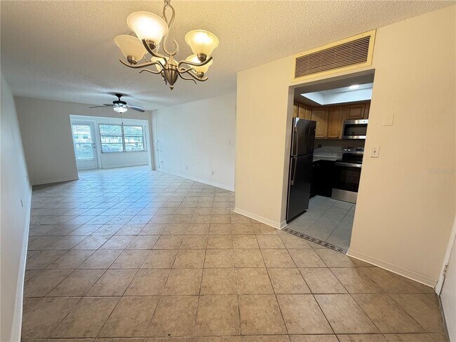 Foto del edificio - 4533 Marine Pkwy