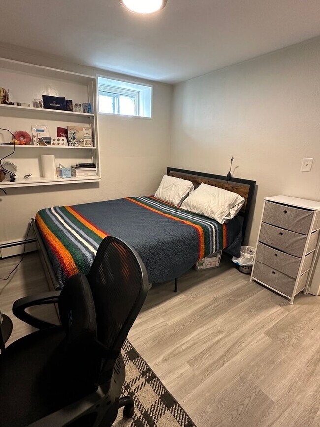 Foto del edificio - Perfect 2bed/1bath, backyard, parking avai...