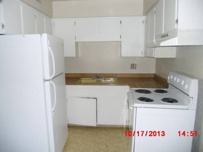 Building Photo - Affordable 2 Bedroom Condo in Central Las ...
