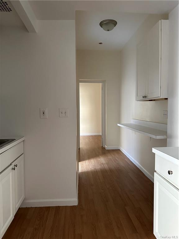 Building Photo - 515 W 111th St