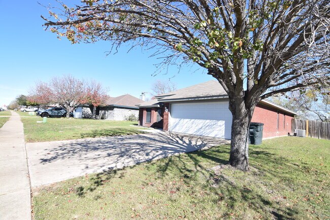 Foto del edificio - 3831 Oak Valley Dr