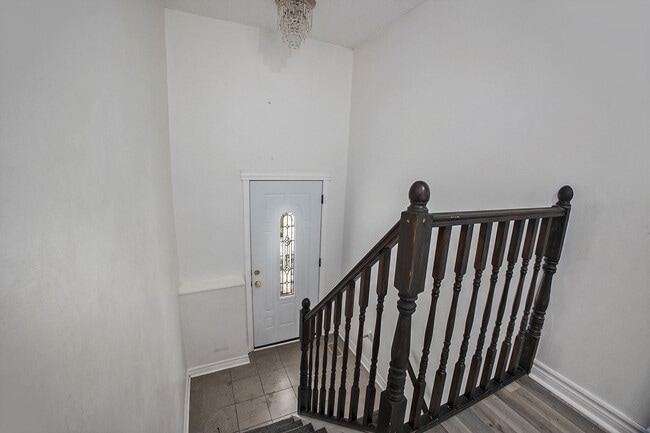 Photo du bâtiment - 159 Castlefrank Rd