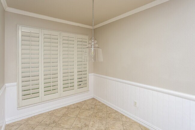 Building Photo - 10921 Emerald Park Ln