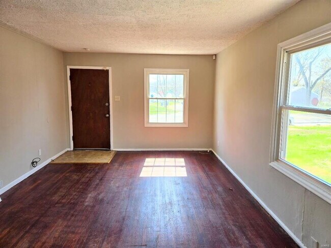 Foto del edificio - "Charming 3-Bedroom Home on Cameron Road, St. Louis – Cozy 1026 Sq Ft with Full Bath!"  We accept...