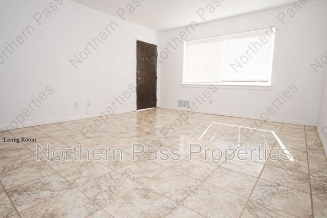 Foto del edificio - 8125 Loma Terrace Rd