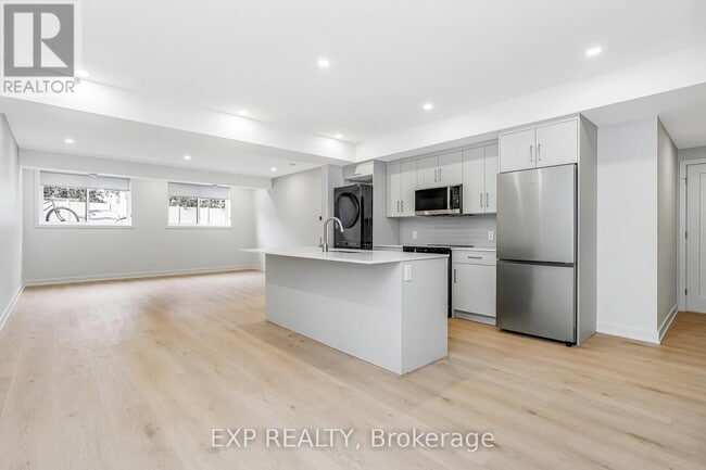 Photo du bâtiment - 1267 Summerville Ave