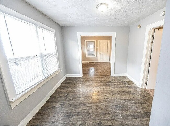 Foto del edificio - 1421 Shepard St
