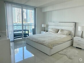 Building Photo - 500 Brickell Ave