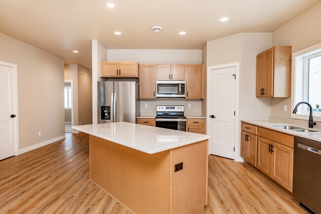 Foto del edificio - 6614 68th St S