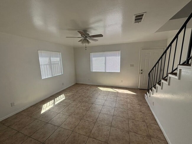 Building Photo - 542 D St