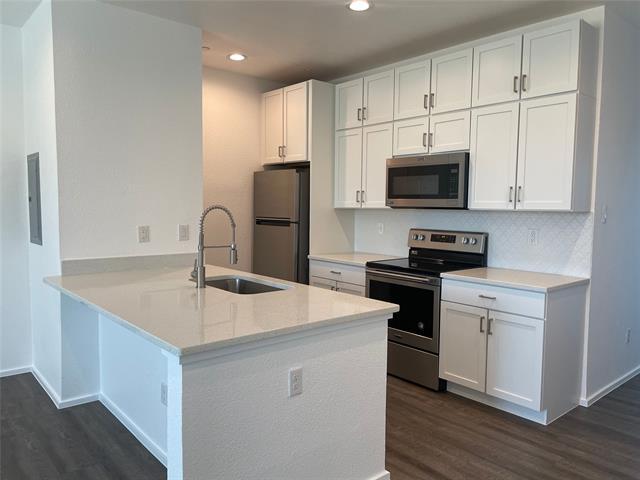 Foto del edificio - 3275 Dallas St