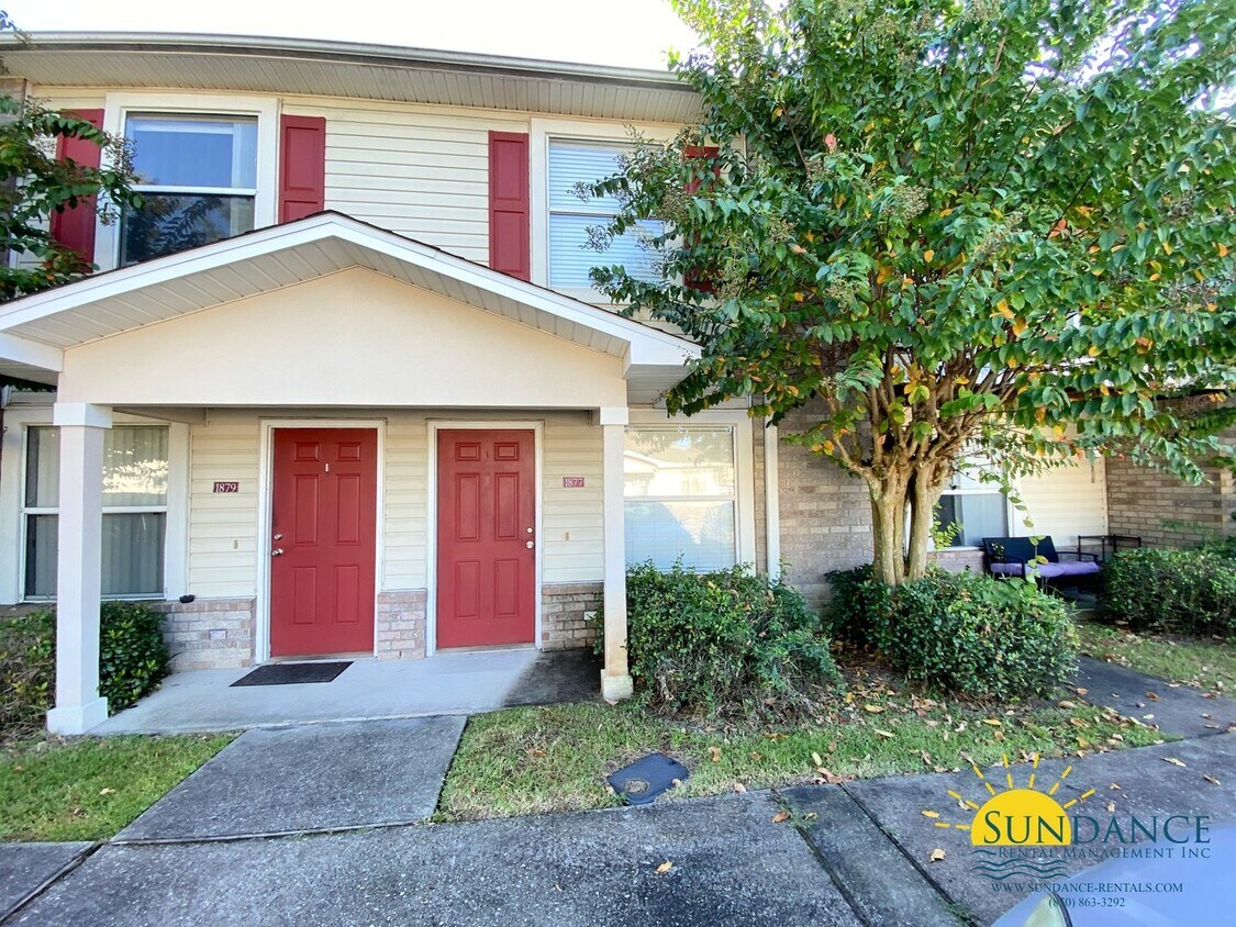 Primary Photo - Great 2 Bedroom Townhouse in Niceville