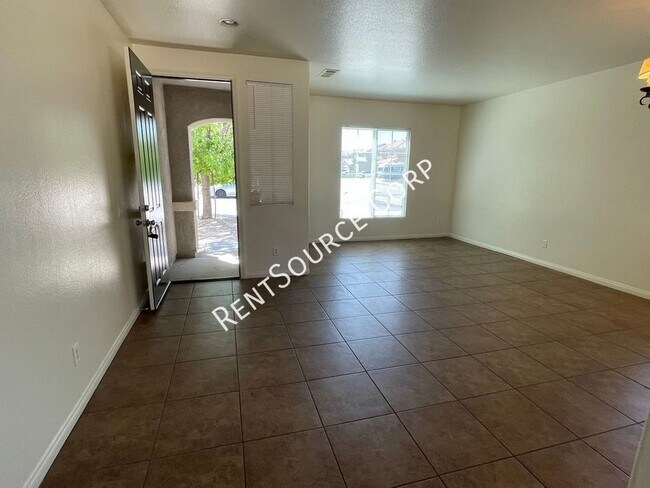 Building Photo - Lancaster 4 Bedroom, 2.5 Bathroom 2-Story ...