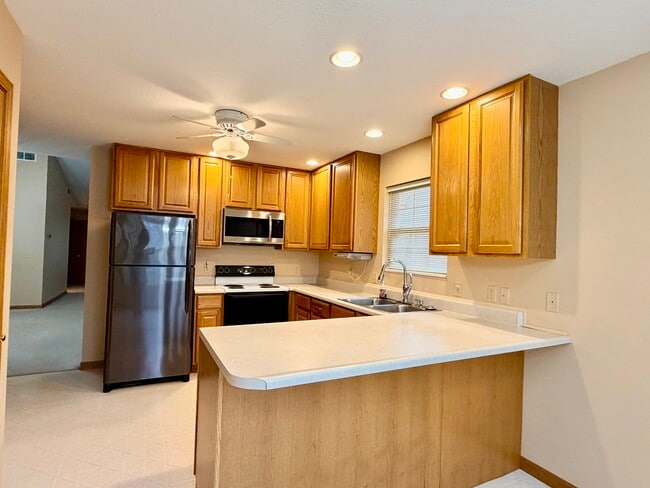 Foto del edificio - 404 E Windwood Ln