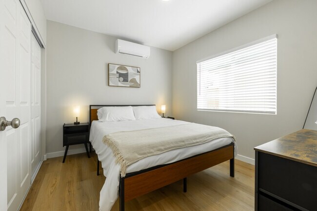 Foto del edificio - 8781 Blue Boy Ln