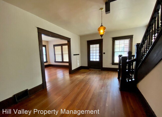 Building Photo - 3 br, 1 bath House - 124 N Fruitridge Ave