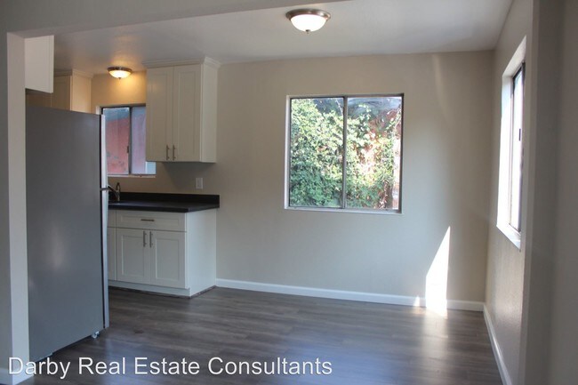 Building Photo - 3554 Pierson St