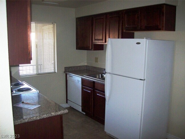 Building Photo - 5160 Indian River Dr
