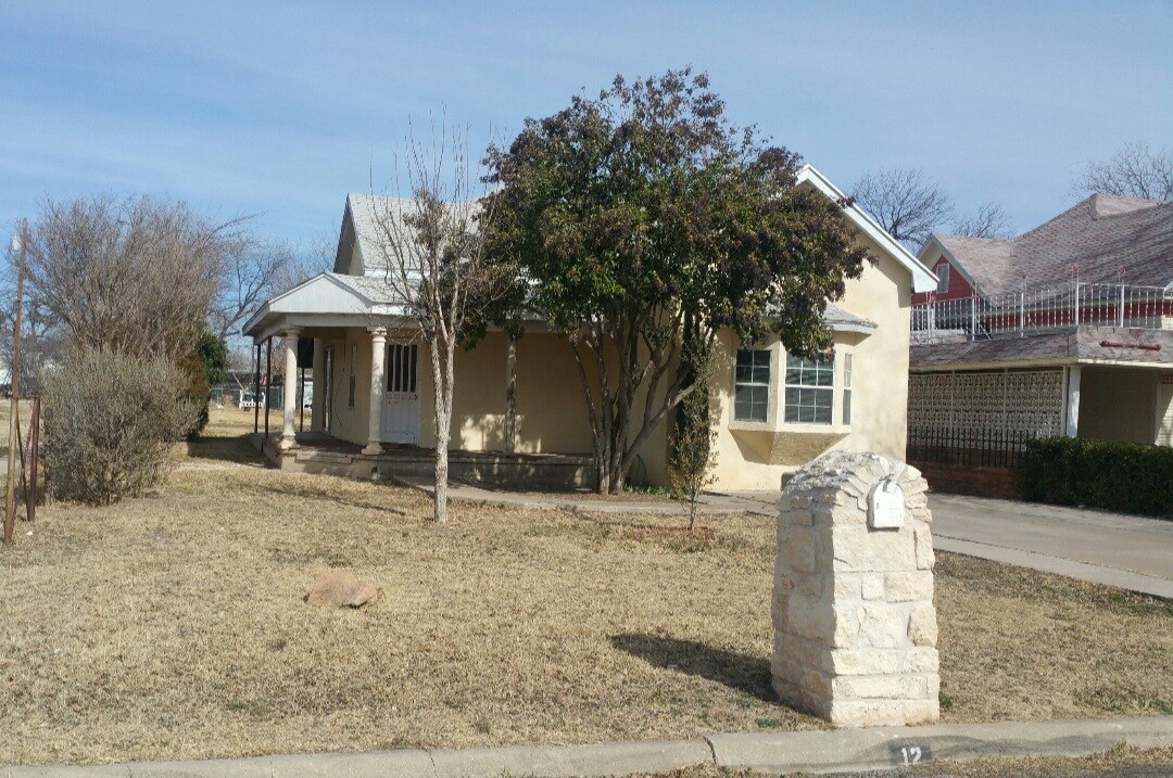 12 E Avenue J, San Angelo, TX 76903 House Rental in San Angelo, TX