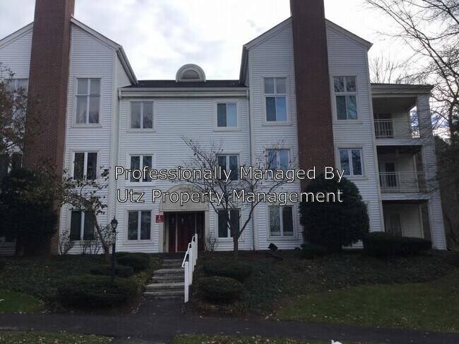 Building Photo - 405 Pleasanton Rd