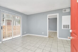 Building Photo - 5959 Bonhomme Rd