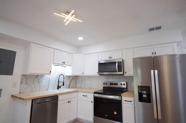 Foto del edificio - 106 Woodhouse Ln