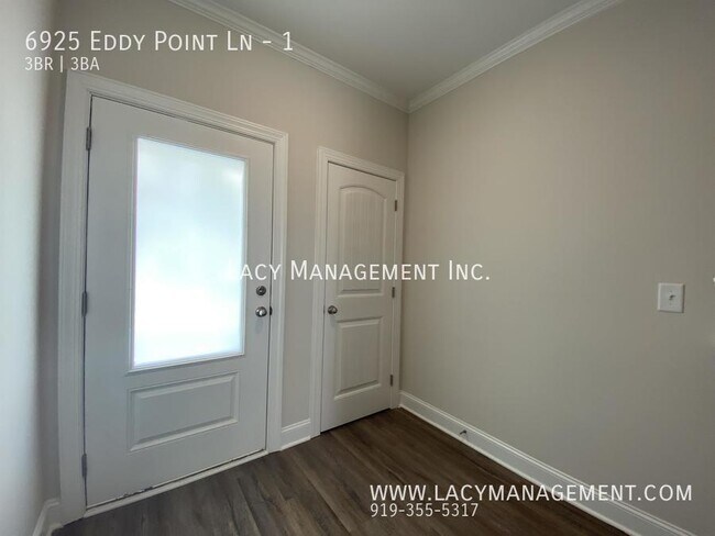 Foto del edificio - 6925 Eddy Point Ln