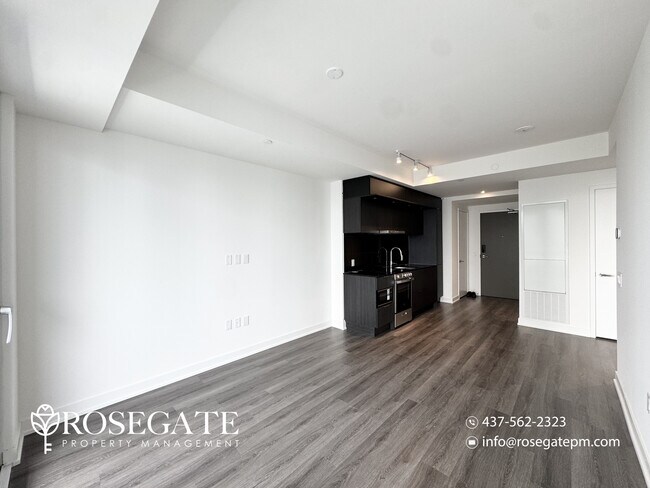Photo du bâtiment - Modern 1-Bedroom Condo with Parking, Locker & Balcony – Mississauga