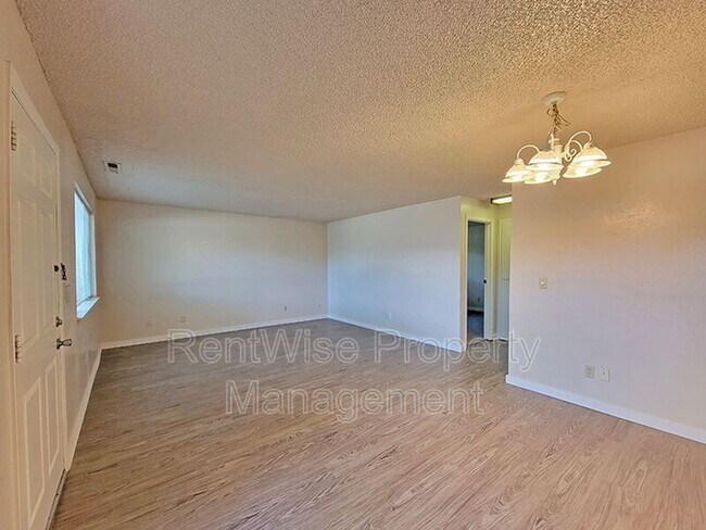 Building Photo - 5362 W Kootenai St