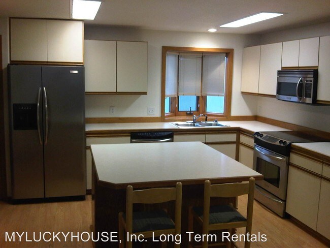 Foto del edificio - 1050 NE Butler Market Rd