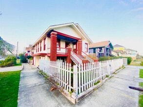 Building Photo - 2528 Ave Q 1/2