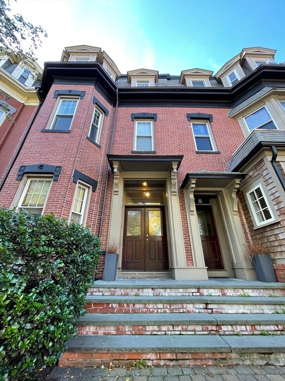 Foto principal - 9 Savin Hill Ave
