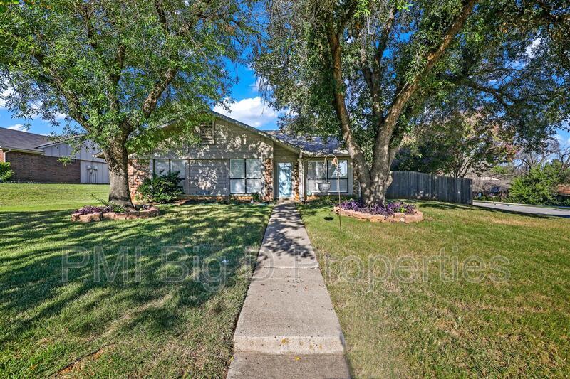 1726 Hemlock Ct, Lewisville, TX 75067 House Rental in Lewisville, TX