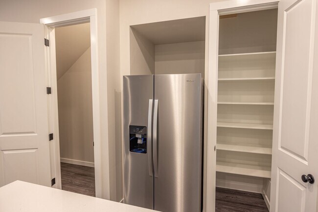 Foto del edificio - 3 bedrooms with loft/office. Built in 2024