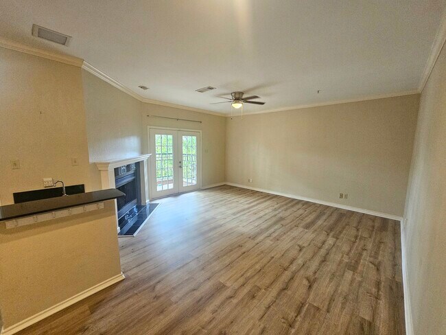 Foto del edificio - 6004 Auburndale Ave
