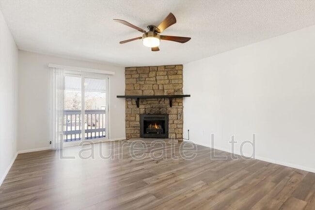 Building Photo - 8555 Fairmount Dr