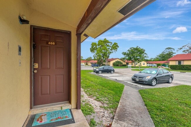 Building Photo - 468 Glenwood Dr