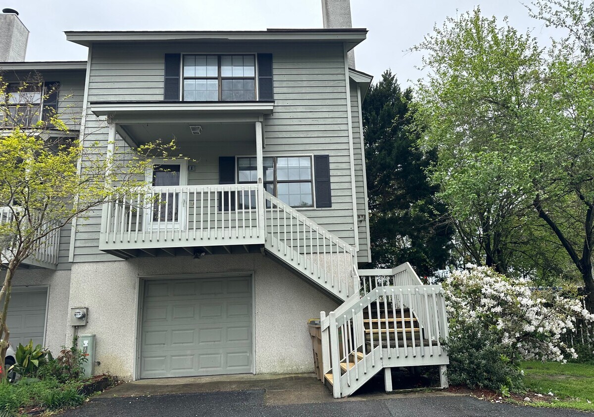 Foto principal - 2612 Whatley Ave