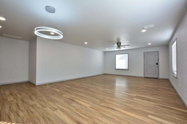 Foto del edificio - 1211 N Essex Ave